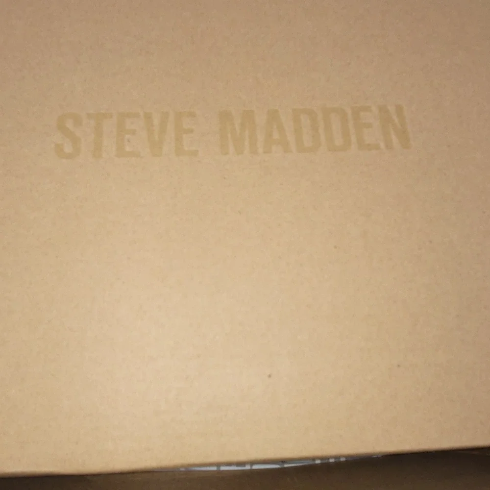 Steve Madden Noticed-R Rhinestone Silver Ankle Boots Pointed Toe Block Heel 8